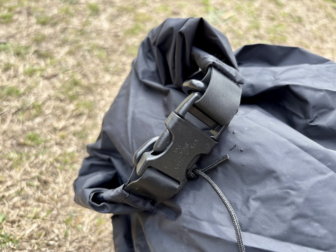 Closed buckle on the Sea to Summit Pocket Shower