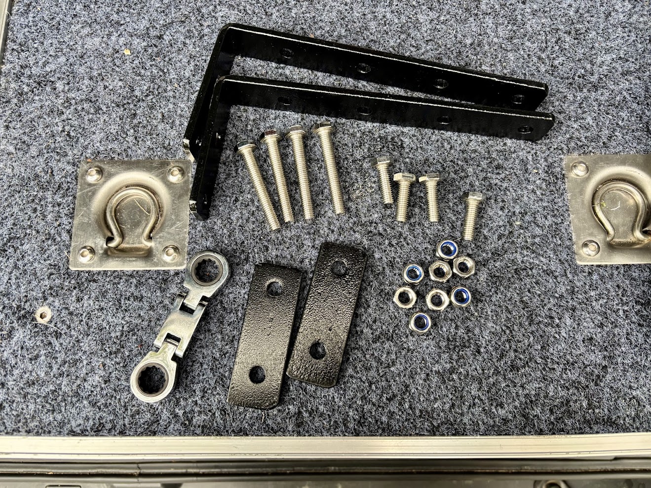 Mounting accessories and tools to install the Kings Shower Tent