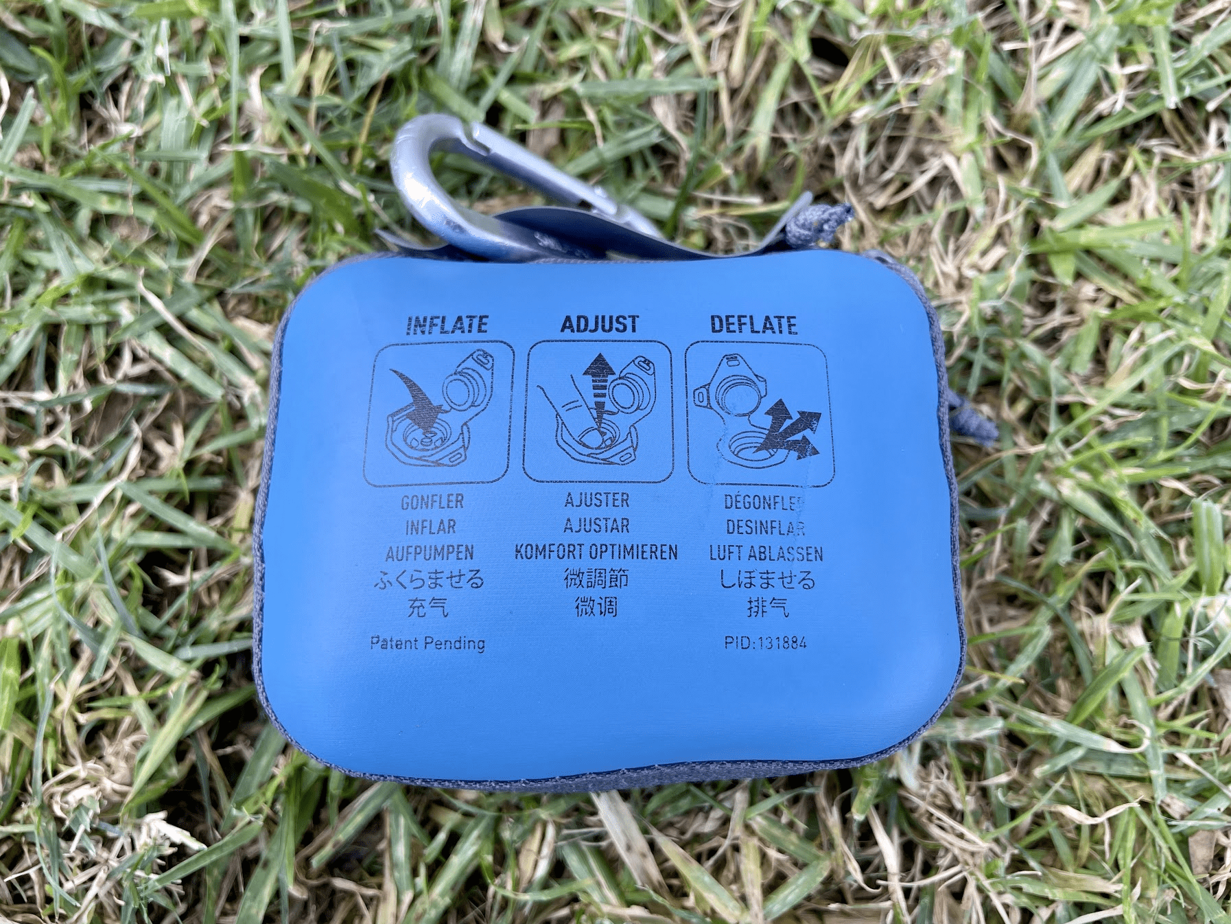 Back side of Sea to Summit Aeros Premium Traveller pillow​ carry pouch