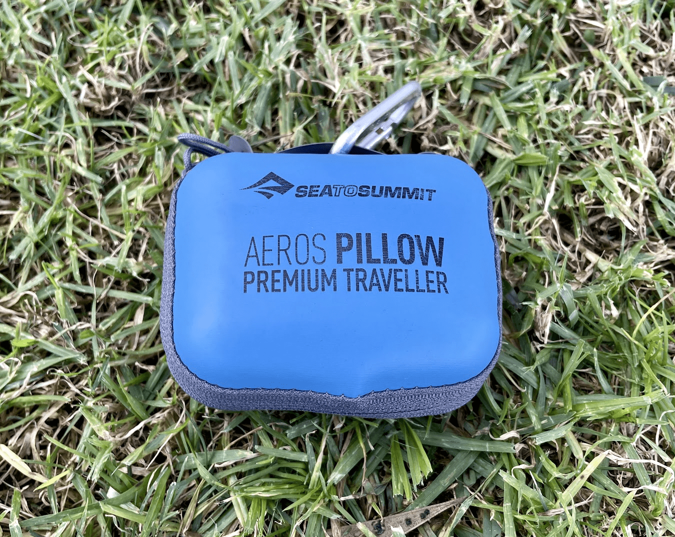 Front side of Sea to Summit Aeros Premium Traveller pillow​ carry pouch