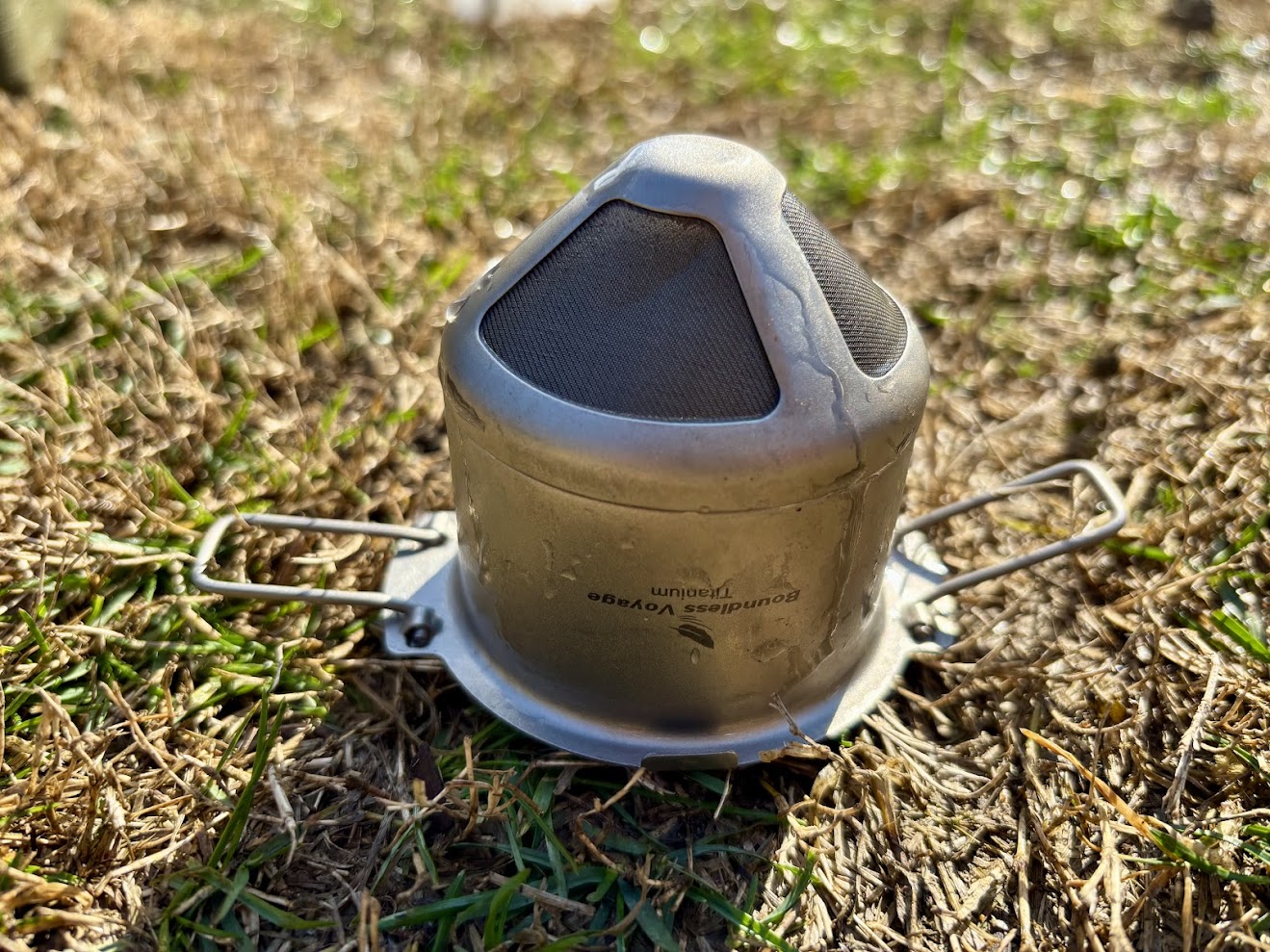 The 120 mesh filter of the Boundless Voyage titanium coffee filter rinses clean with just water