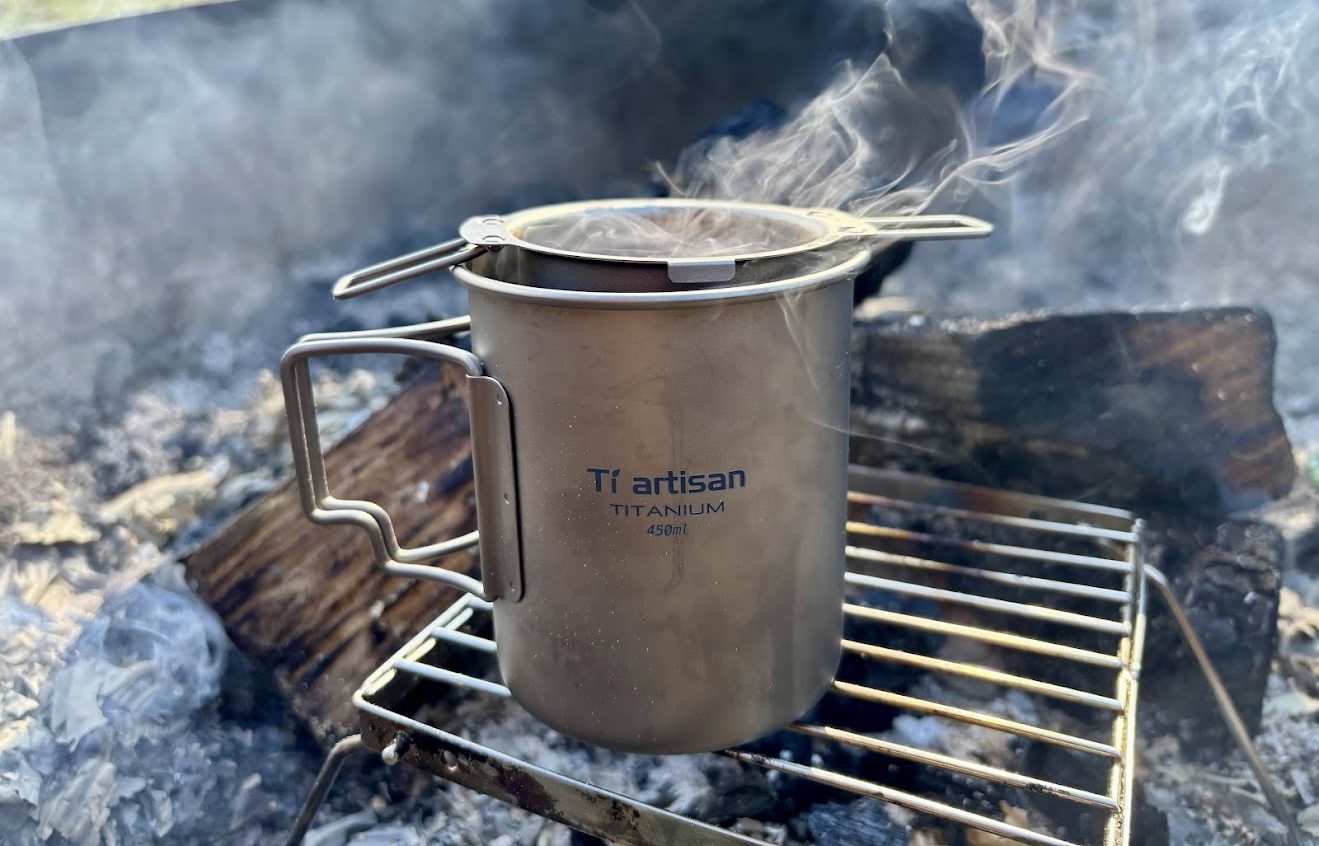 The titanium coffee filter fits the Boundless Voyage nestable cup 450ml perfectly