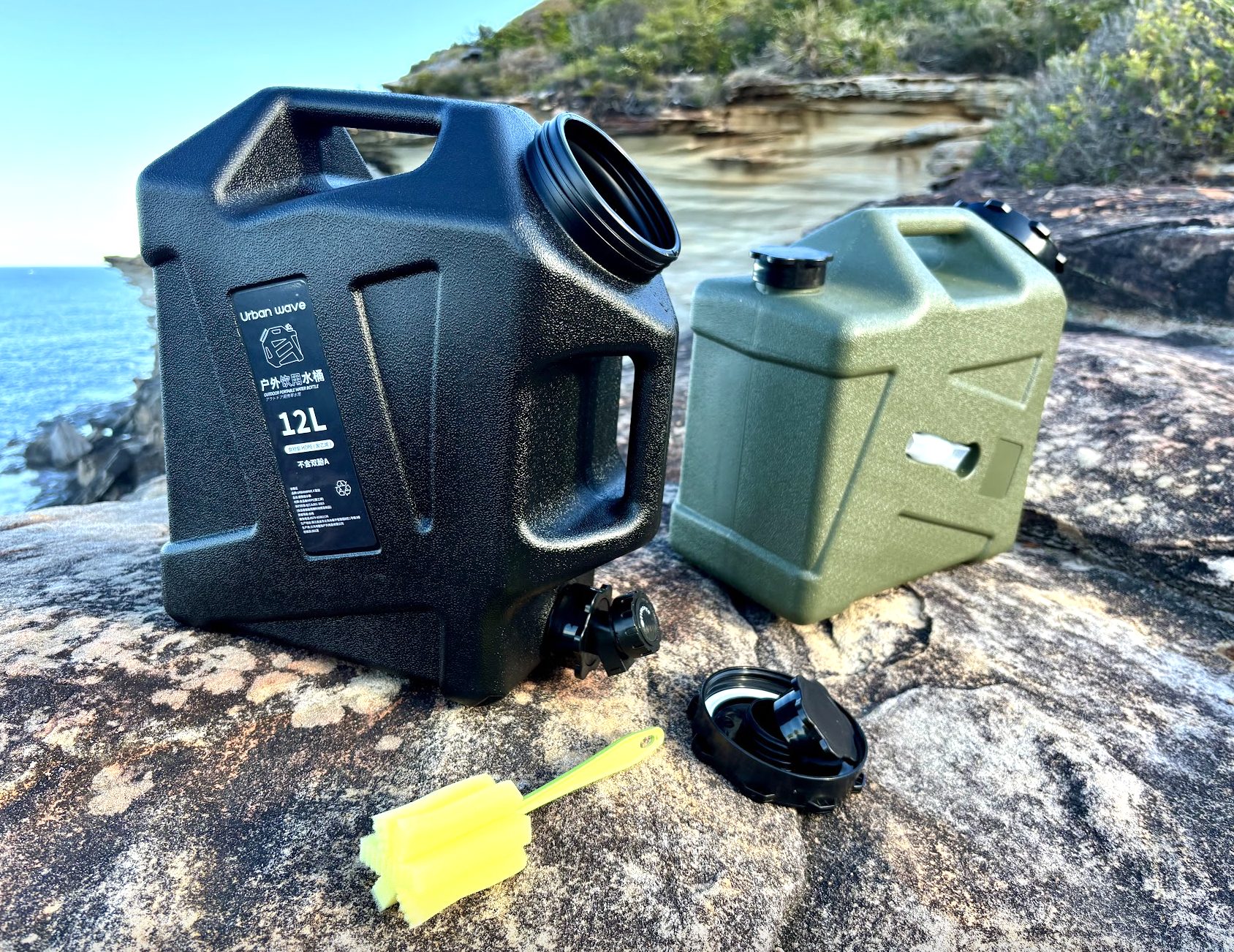 Build Quality reviewed of these PE water jugs for camping​