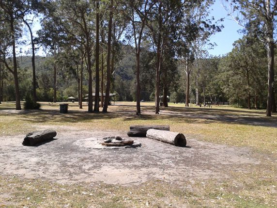 Ku-ring-gai Chase camping: Crosslands Reserve Camping