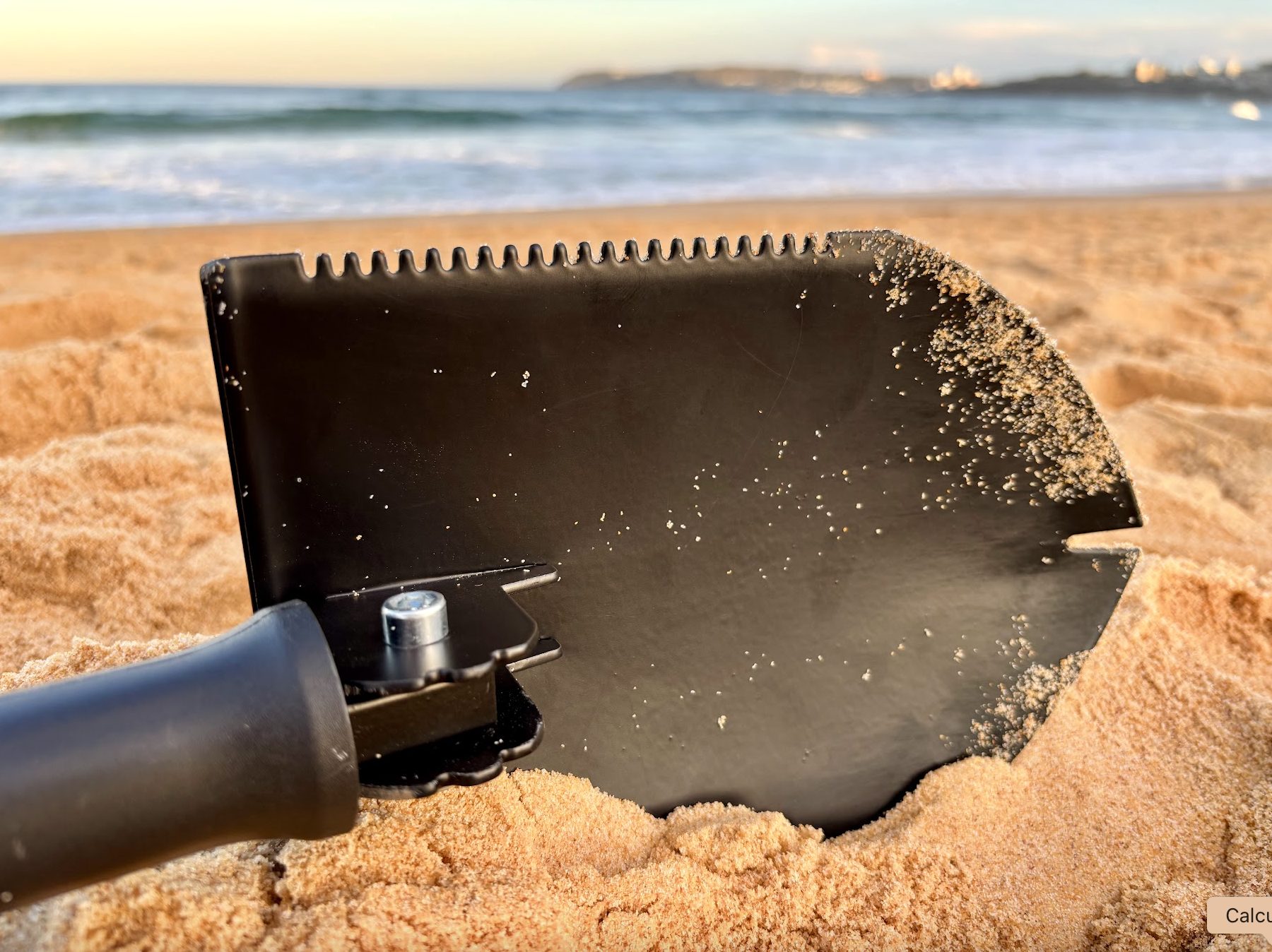 The Kings shovel's blade is made from heat-treated carbon steel