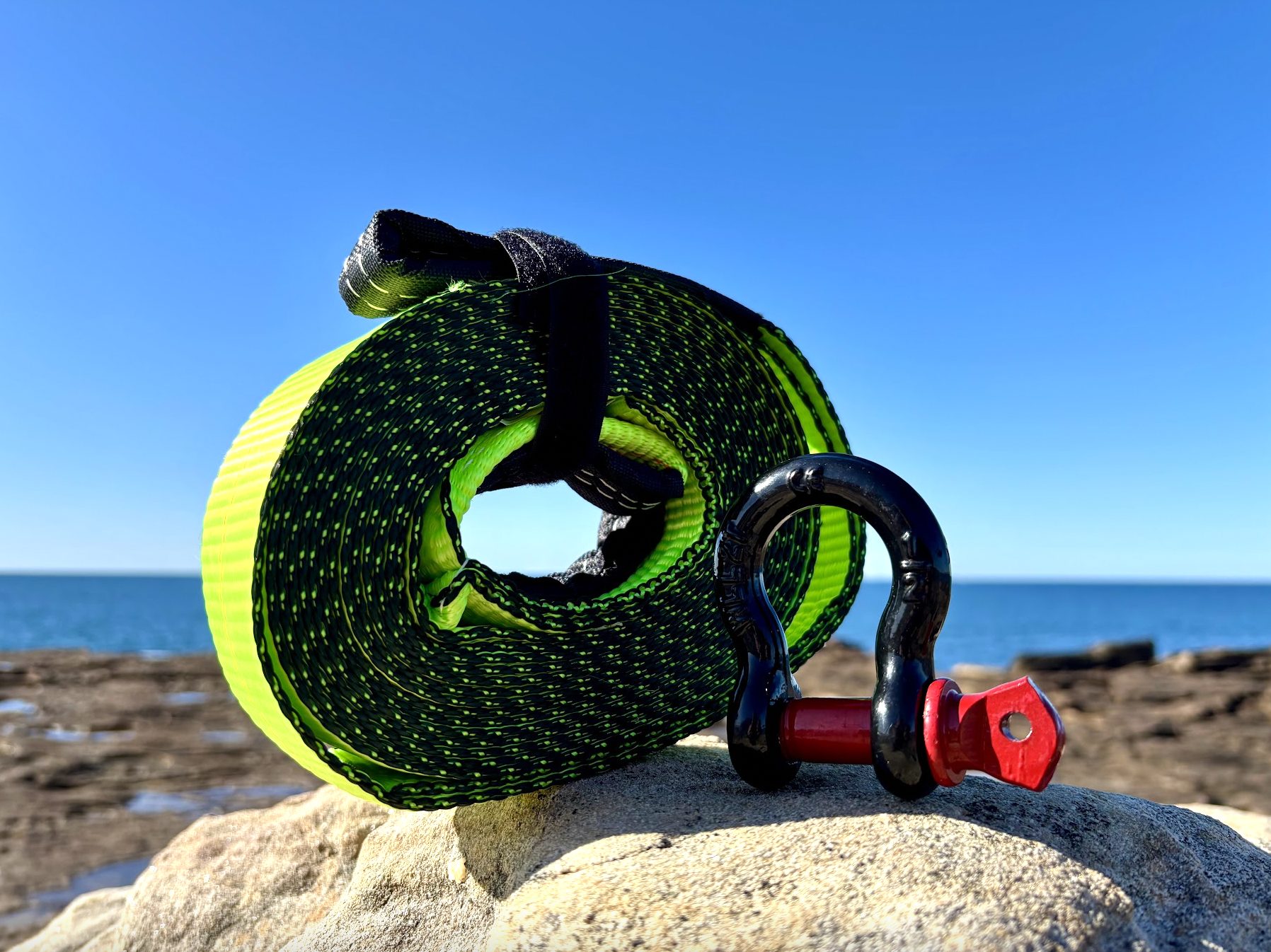 The rated 12 ton capacity of these D shackles provides a wide margin of safety when working with recovery straps or winches