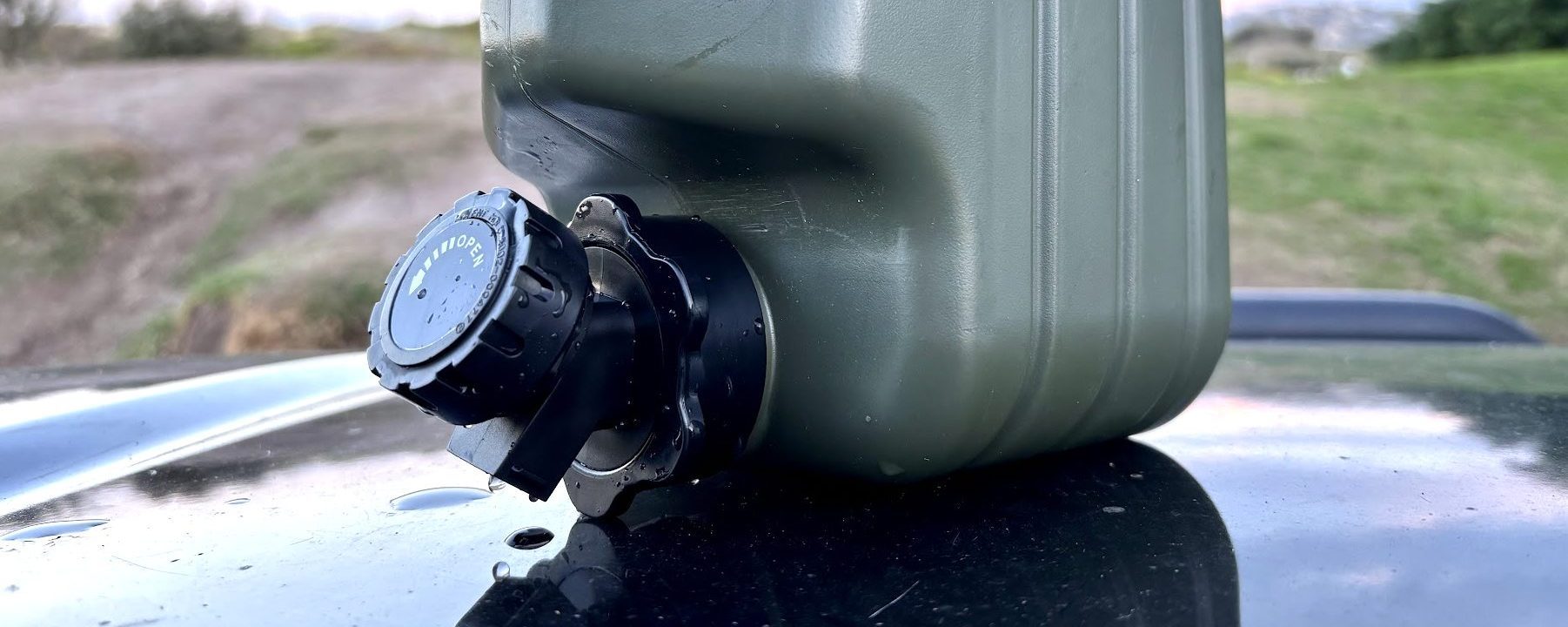 Twist faucet on the 5L water container standing up vertically