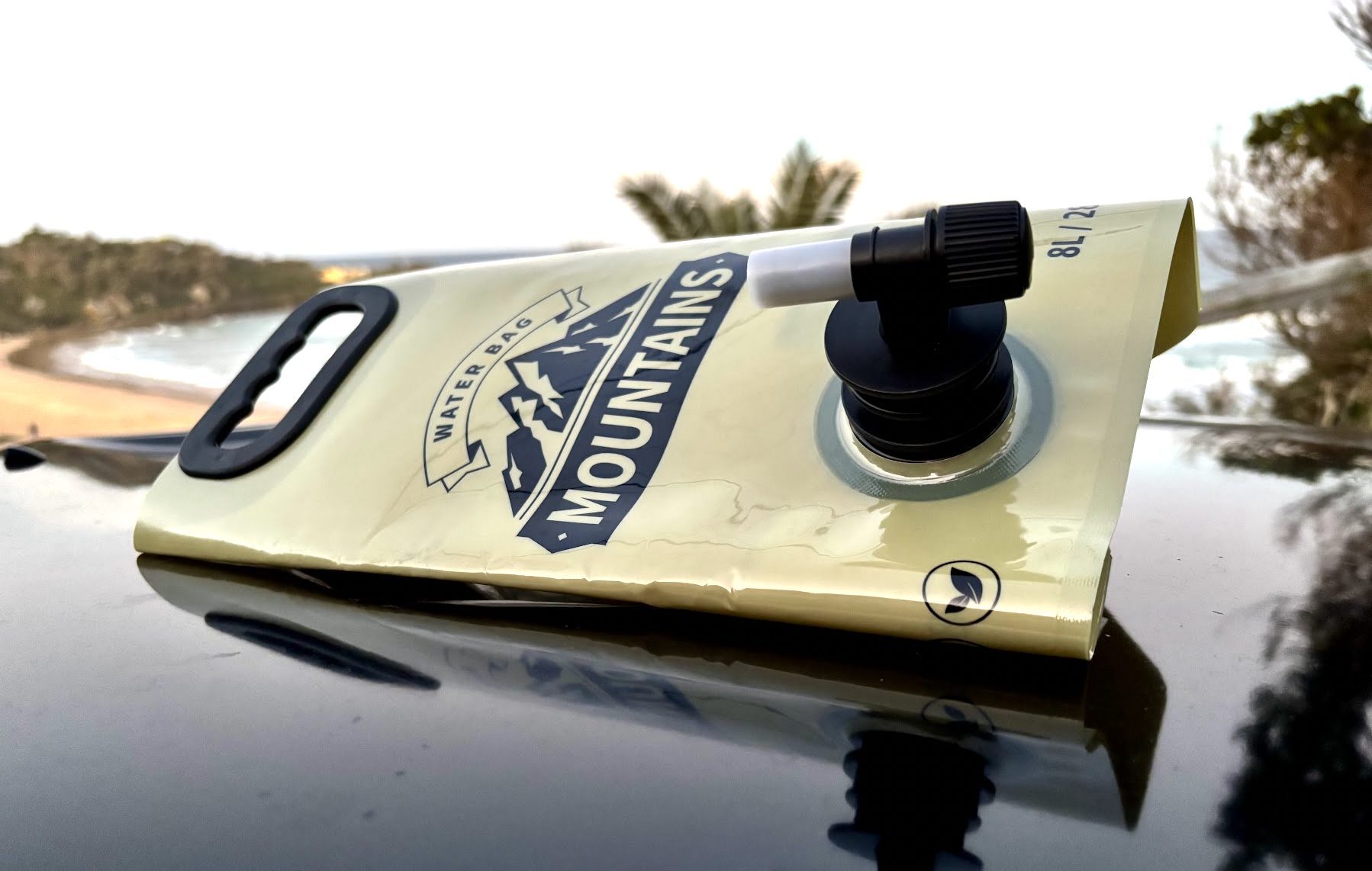Review of compact camping water bag with 8 liter capacity