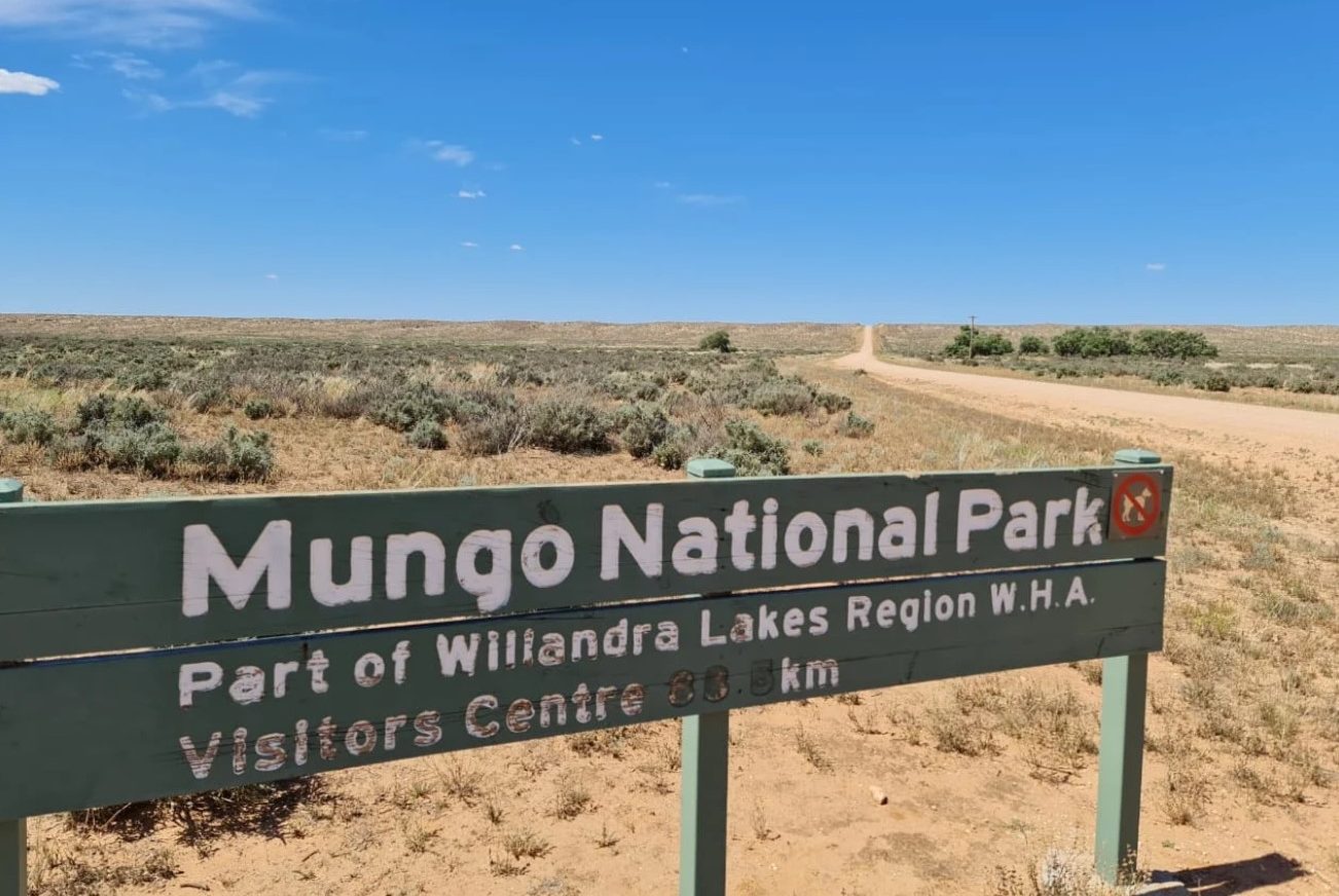 Entering Mungo National Park on the way to Mungo NP Main Campground