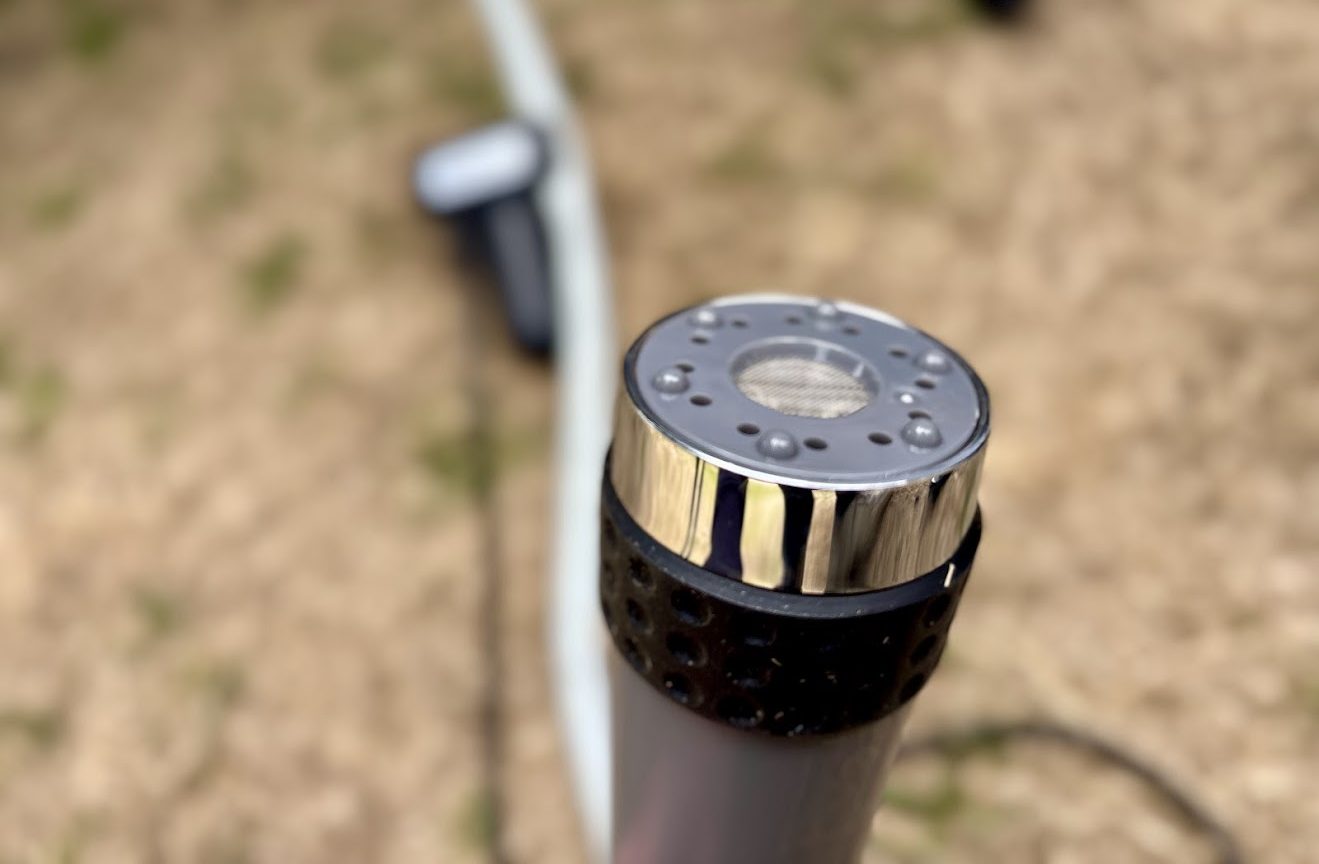 Jet nozzle of the rechargeable San Hima shower