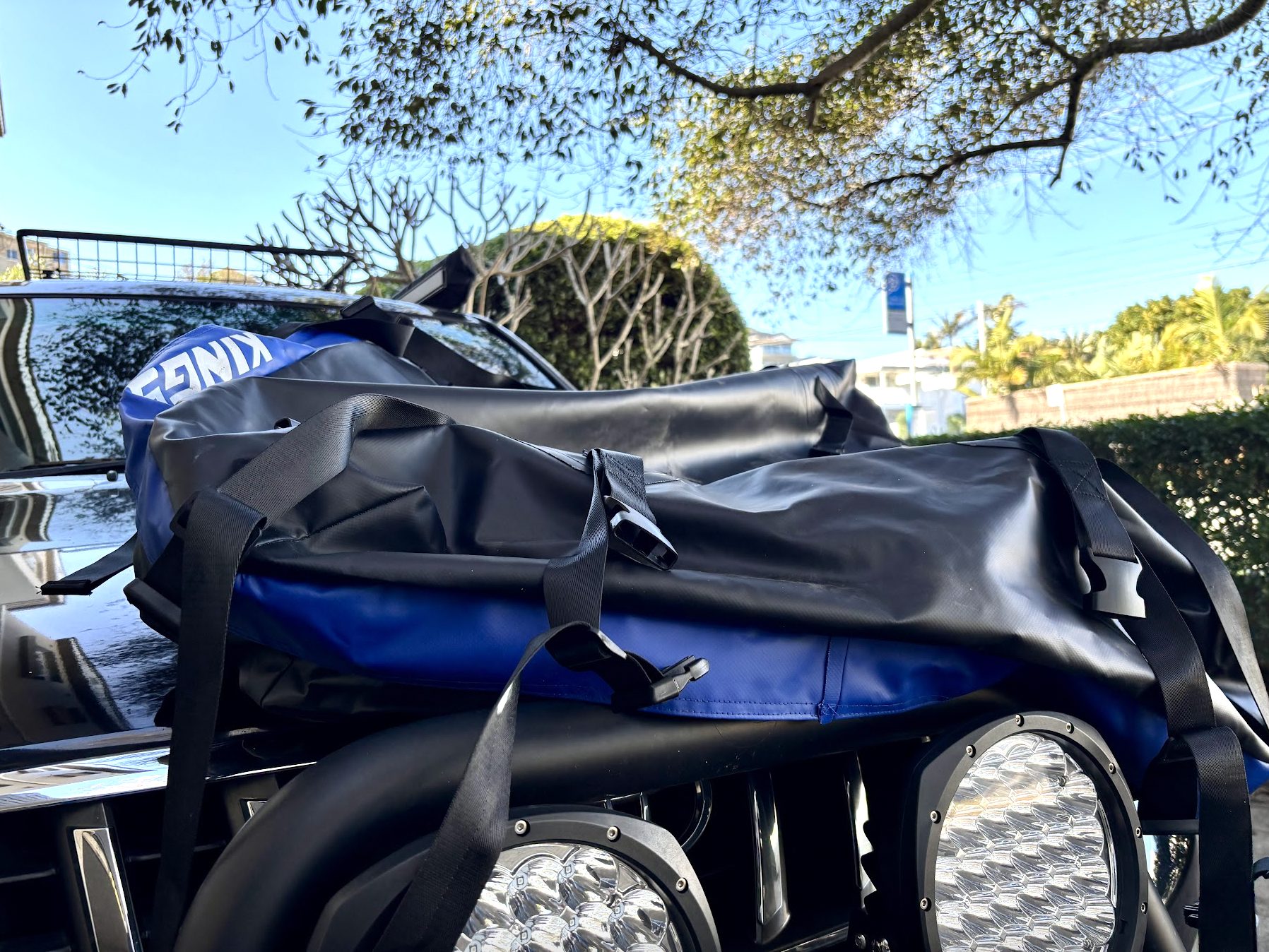 Kings rooftop bag on bonnet of car