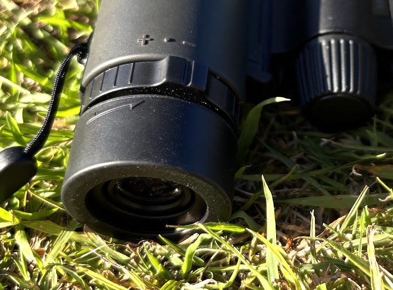 The dioptre adjustment of the Olympus 10x21 binoculars​ makes setup simple for different eyesight