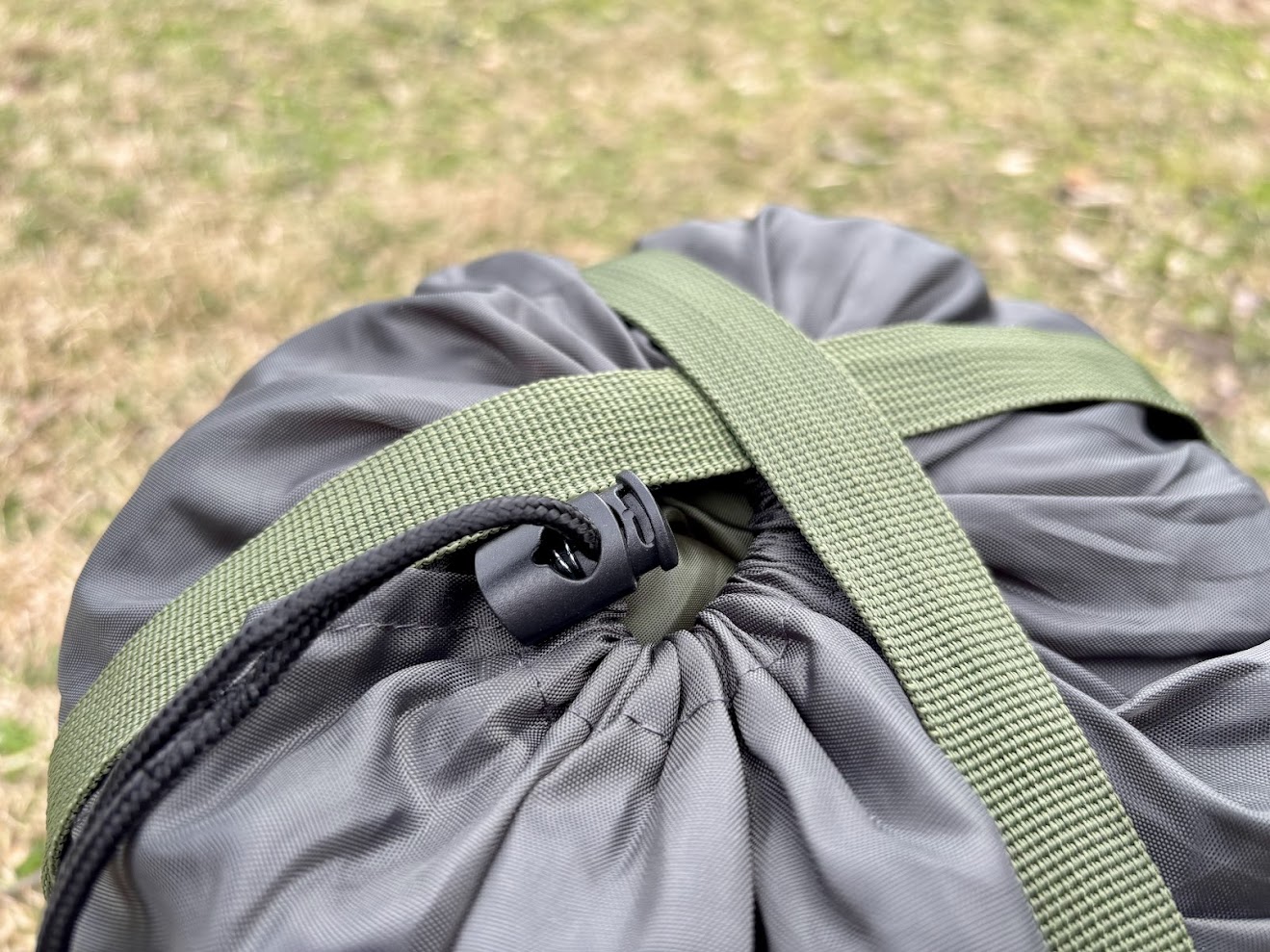 Stuff sack straps of the Naturehike Y150L sleeping bag
