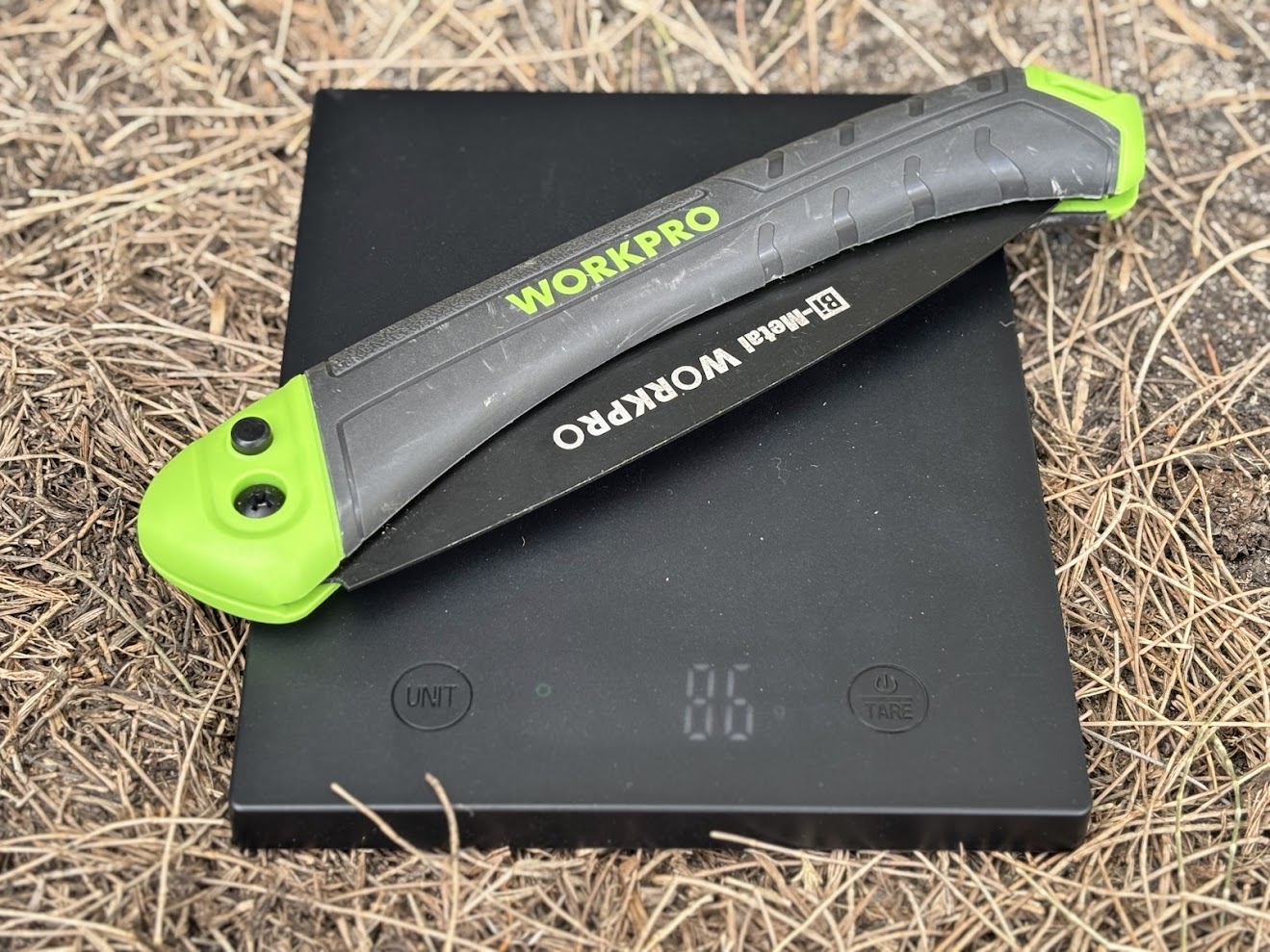 The Workpro folding camp saw weighs only 86 gram