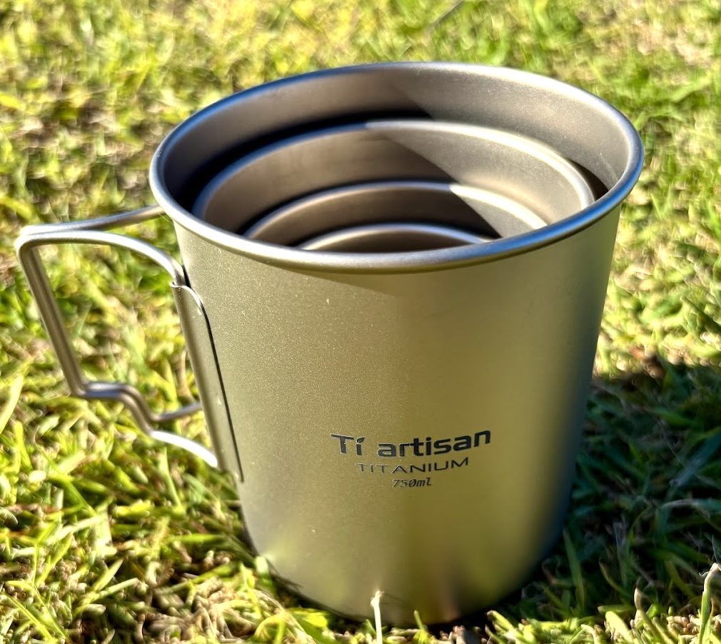 Stackable titanium mugs with lid