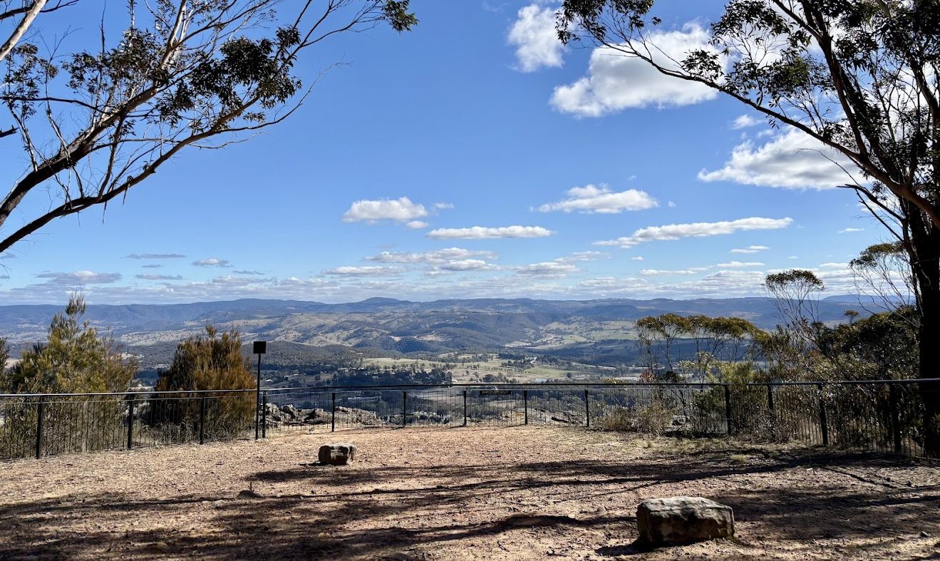 Viewing deck at Bardens Lookout