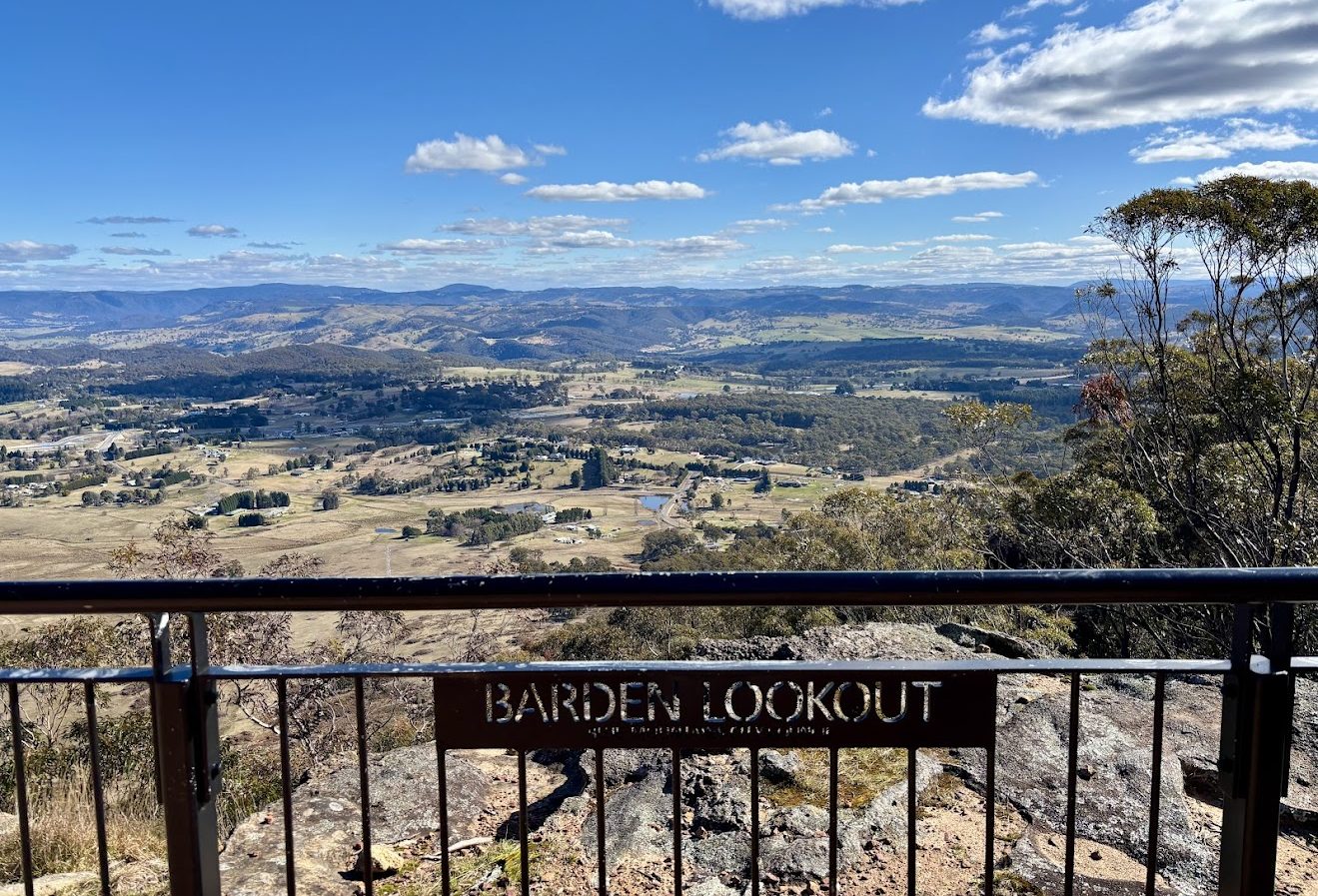 Bardens Lookout view over the valley