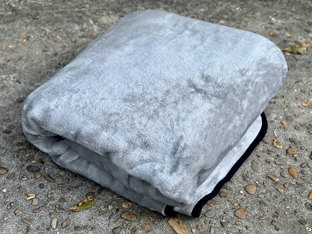 Folded San Hima 12V electric blanket for camping