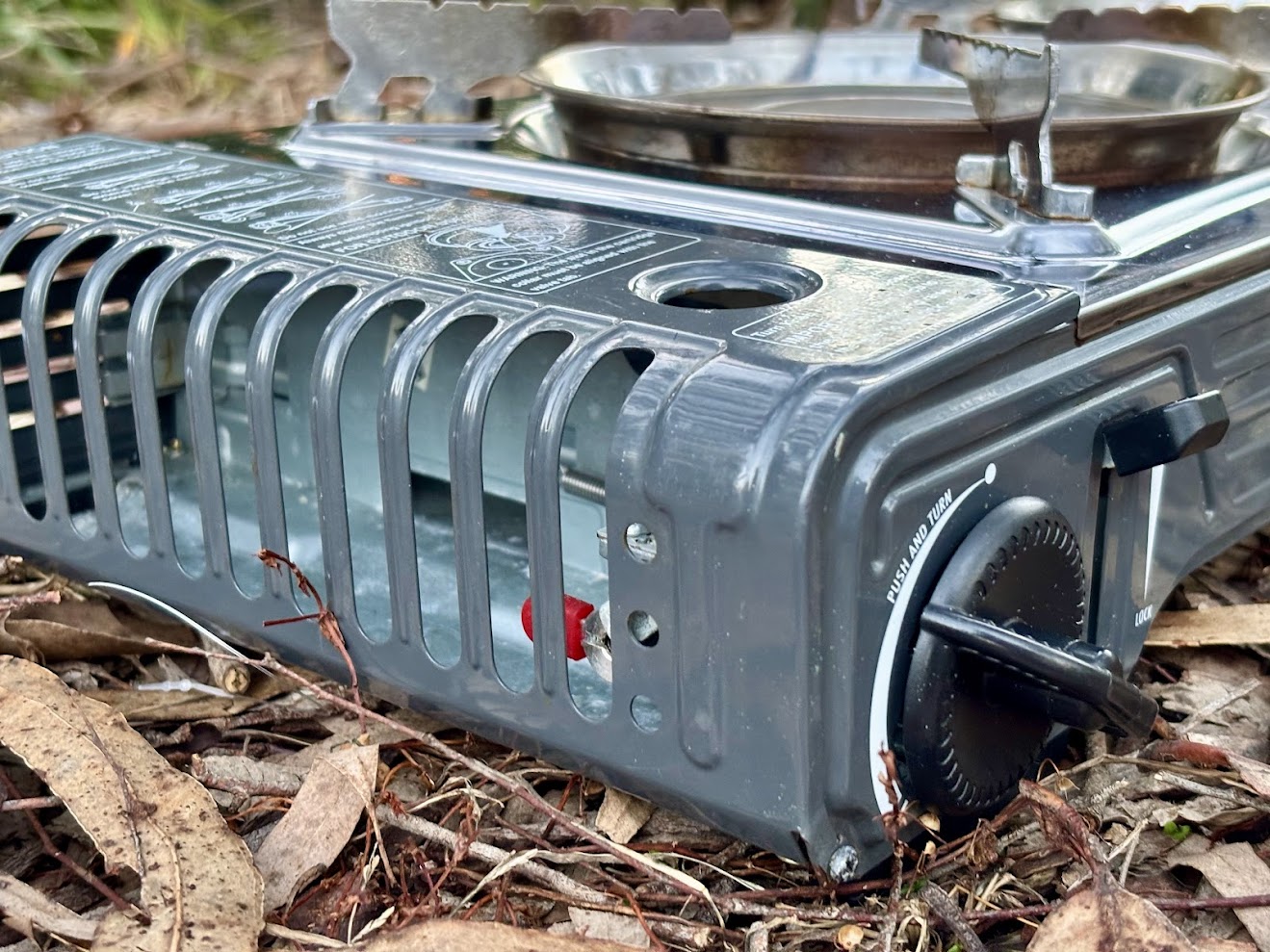 Gas cannister holder of the Dune Camp Stove