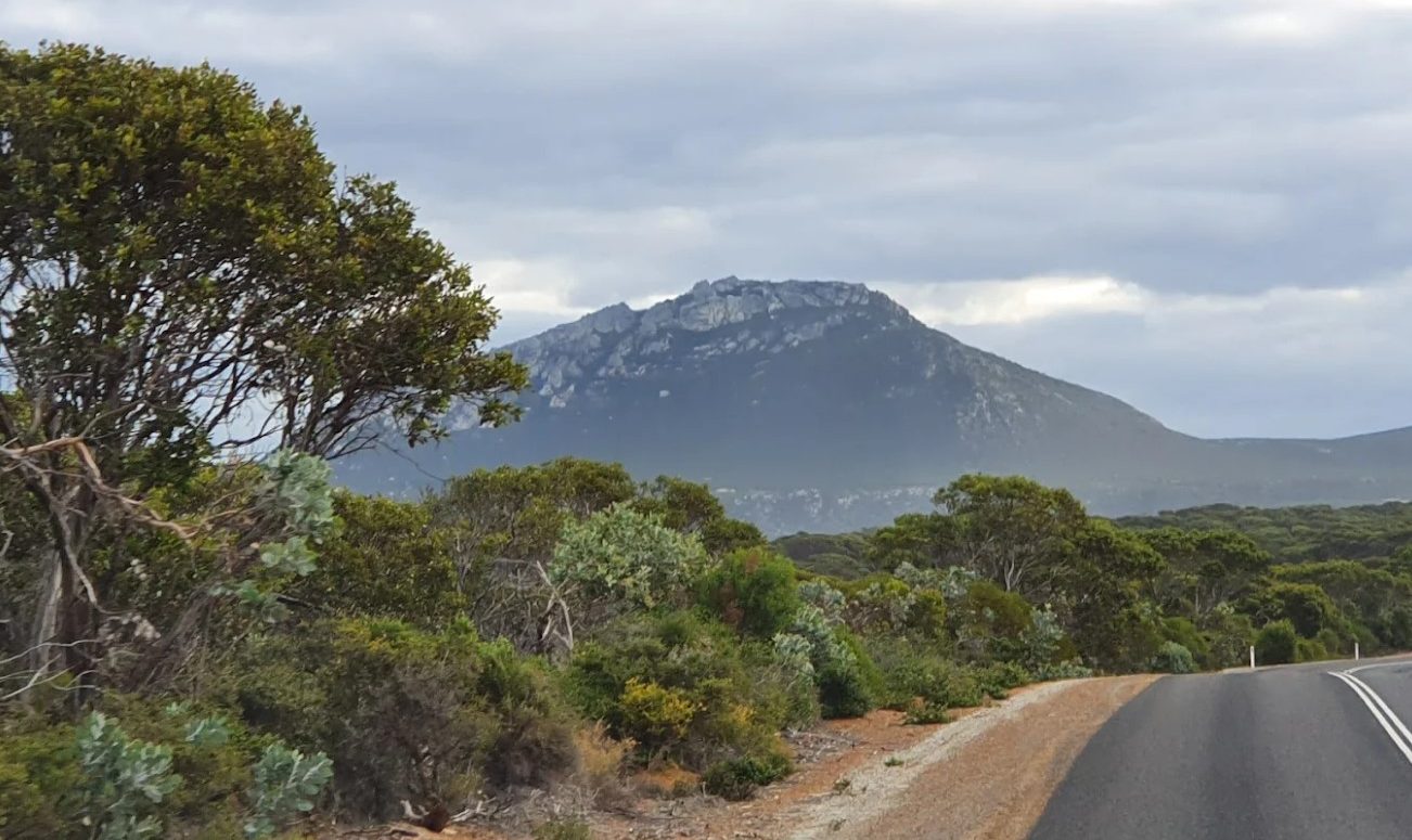 Mountain views whilst driving to Four Mile Campground​ in WA