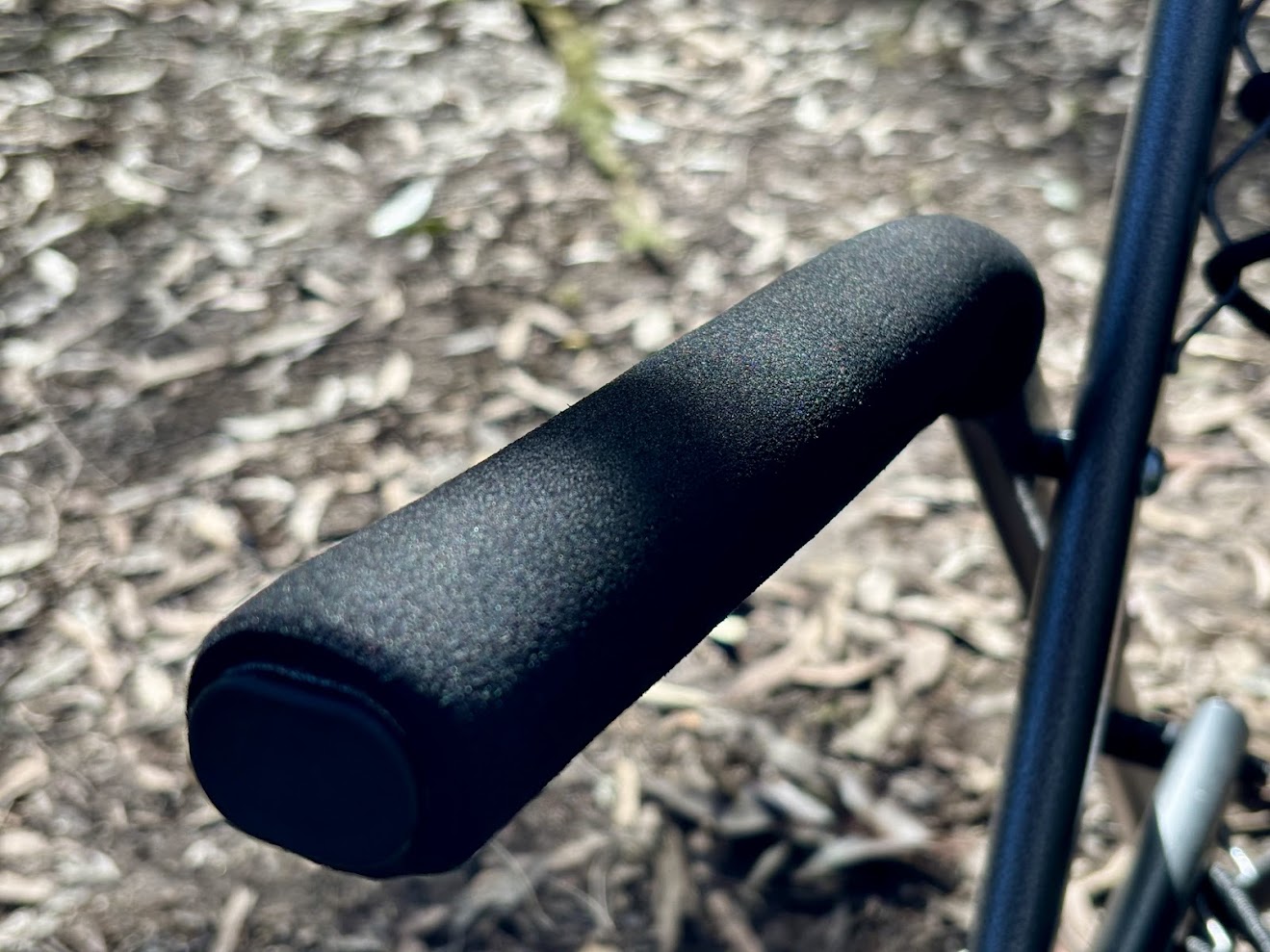Padded solid armrest of Wanderer camp chair