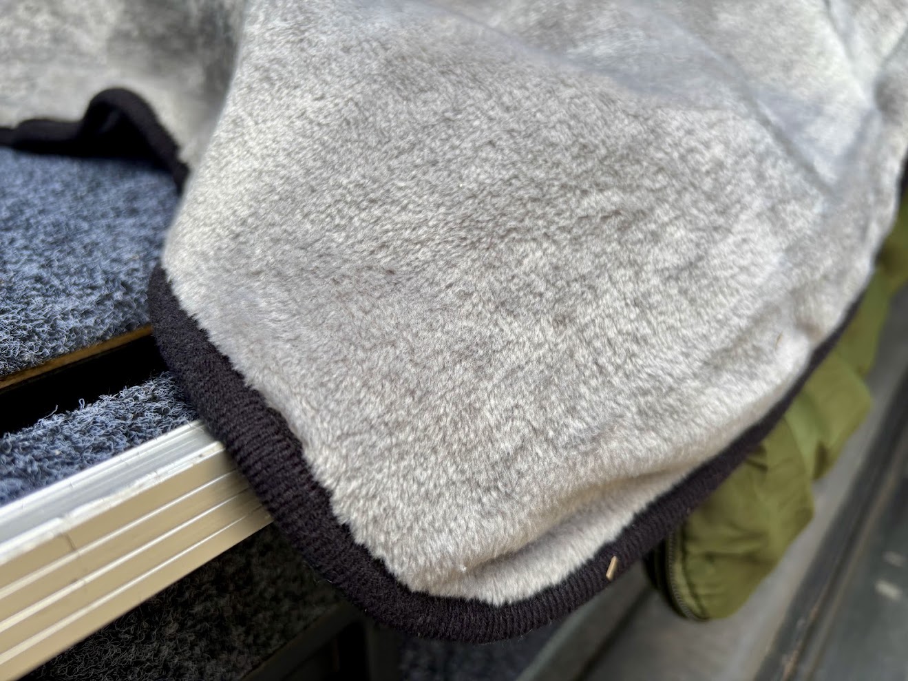 Ultra-soft polyester fabric material of the 12V heated electric blanket from San Hima