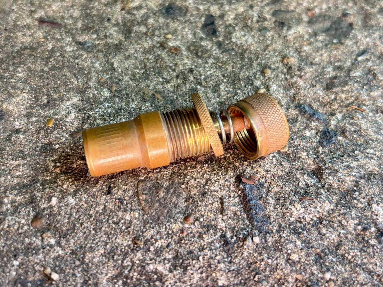 You can fully unscrew the Staun tire deflators which makes it easy to clean them if any sand has find its way in