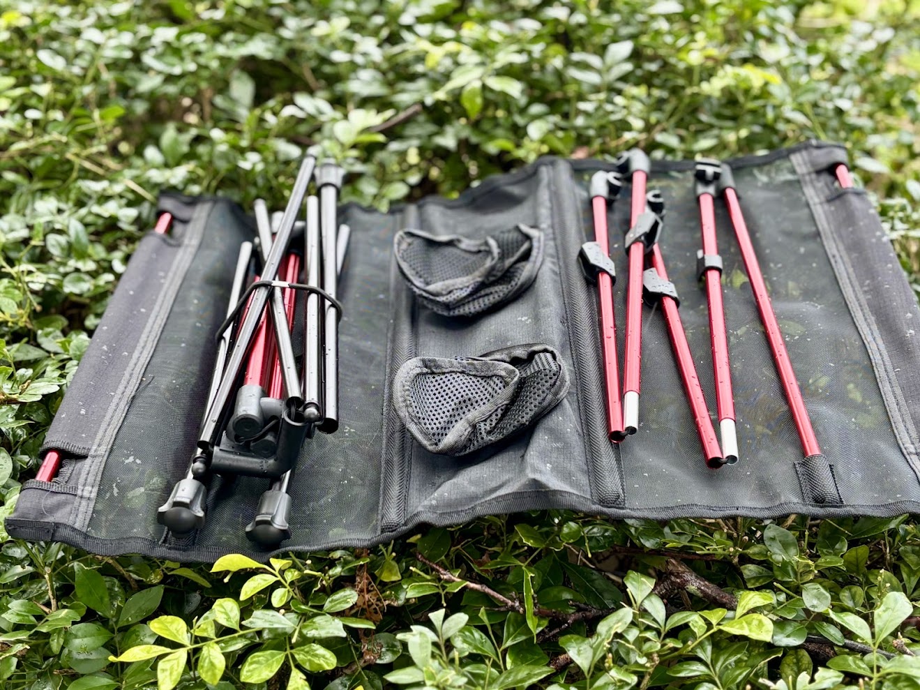 Assembly of the shock-corded poles and roll-up top of the Naturehike folding camping table is simple as it practically puts itself together