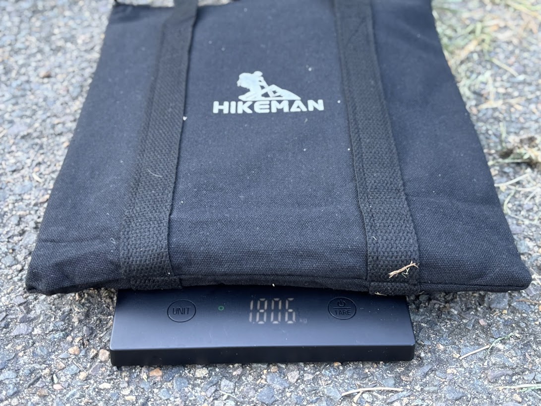 Even tough the Hikeman Camping Stove Windshield is compact, at 1,8 kg it isn’t for the minimalist traveller