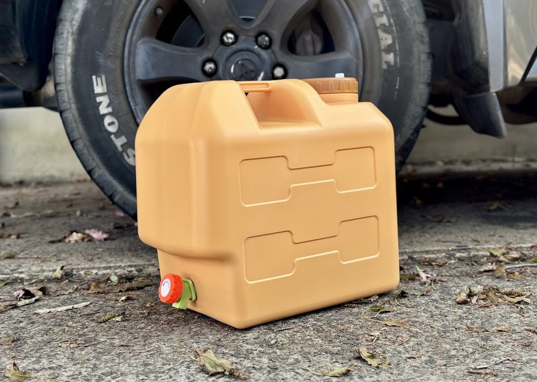 The Aimall 20L water container is made from food-grade polyethylene plastic which feels tough and reliable