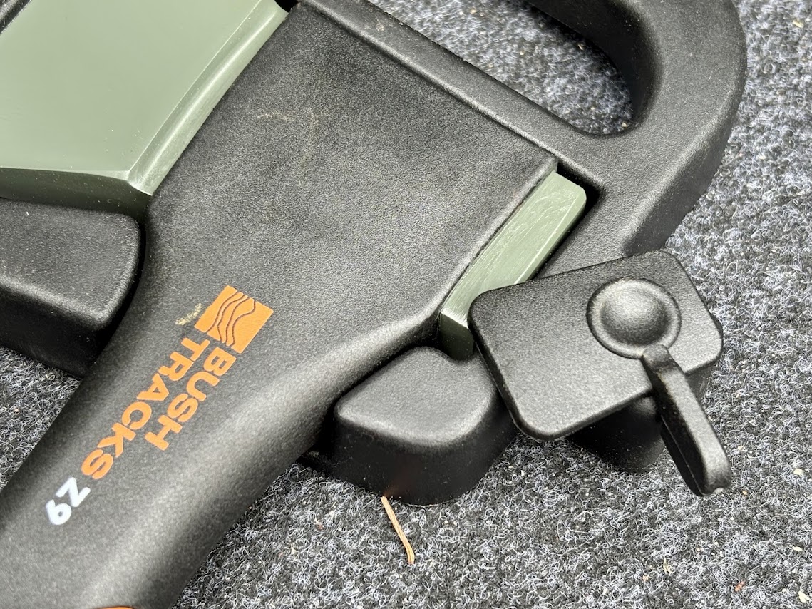 The Bush Tracks Z9 hatchet axe comes with a protective sheath which is great for safe transport