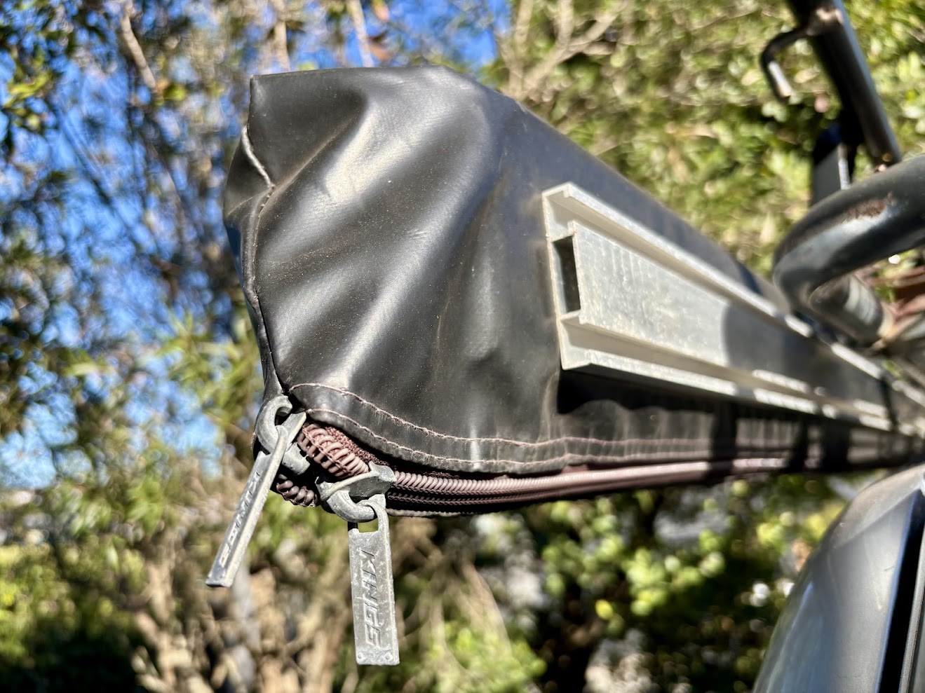The Kings 2.5 x 2.5 side awning comes in a very sturdy black storage bag with strong zippers and straps