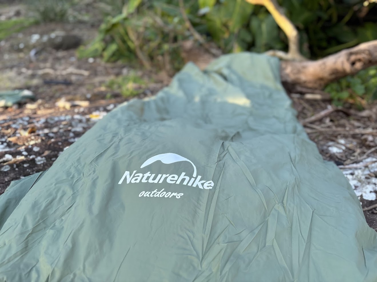 The Naturehike LW180 sleeping bag uses a 20D nylon fabric for the outer shell which is surprisingly tough for how thin it feels