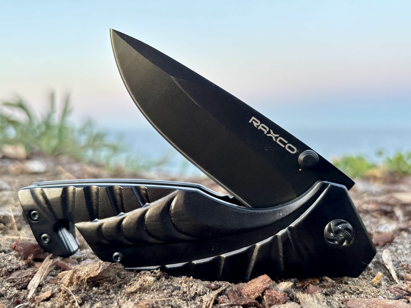 The Raxco pocket knife has a good size and is surprisingly light weight