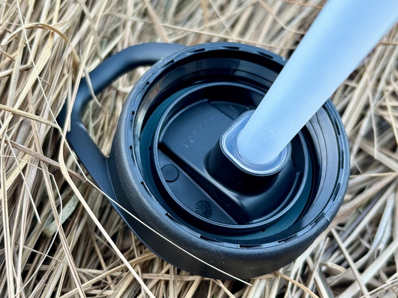 The bite valve and sraw system is the core feature of the CamelBak Eddy+ for a surprisingly fast flow of water and is easy assembled to clean in the dishwasher