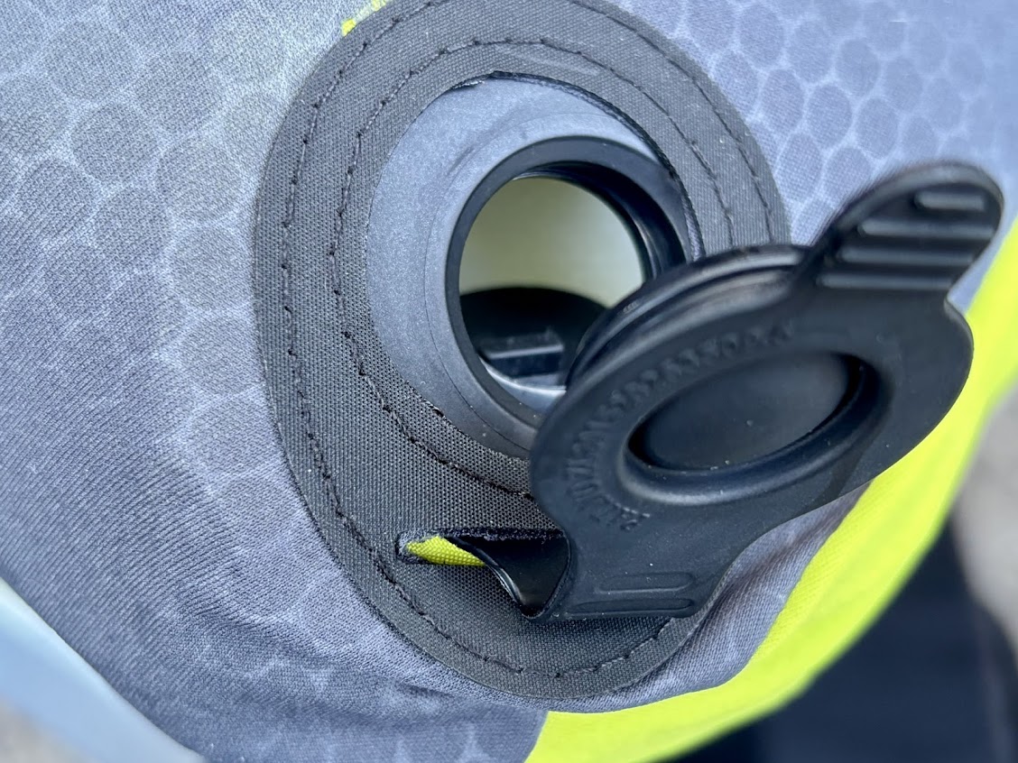 The one-way flat valve of the Zempire chill pill self inflating pillow is another key part of the design, sealing tightly and easy to use for both inflation and deflation
