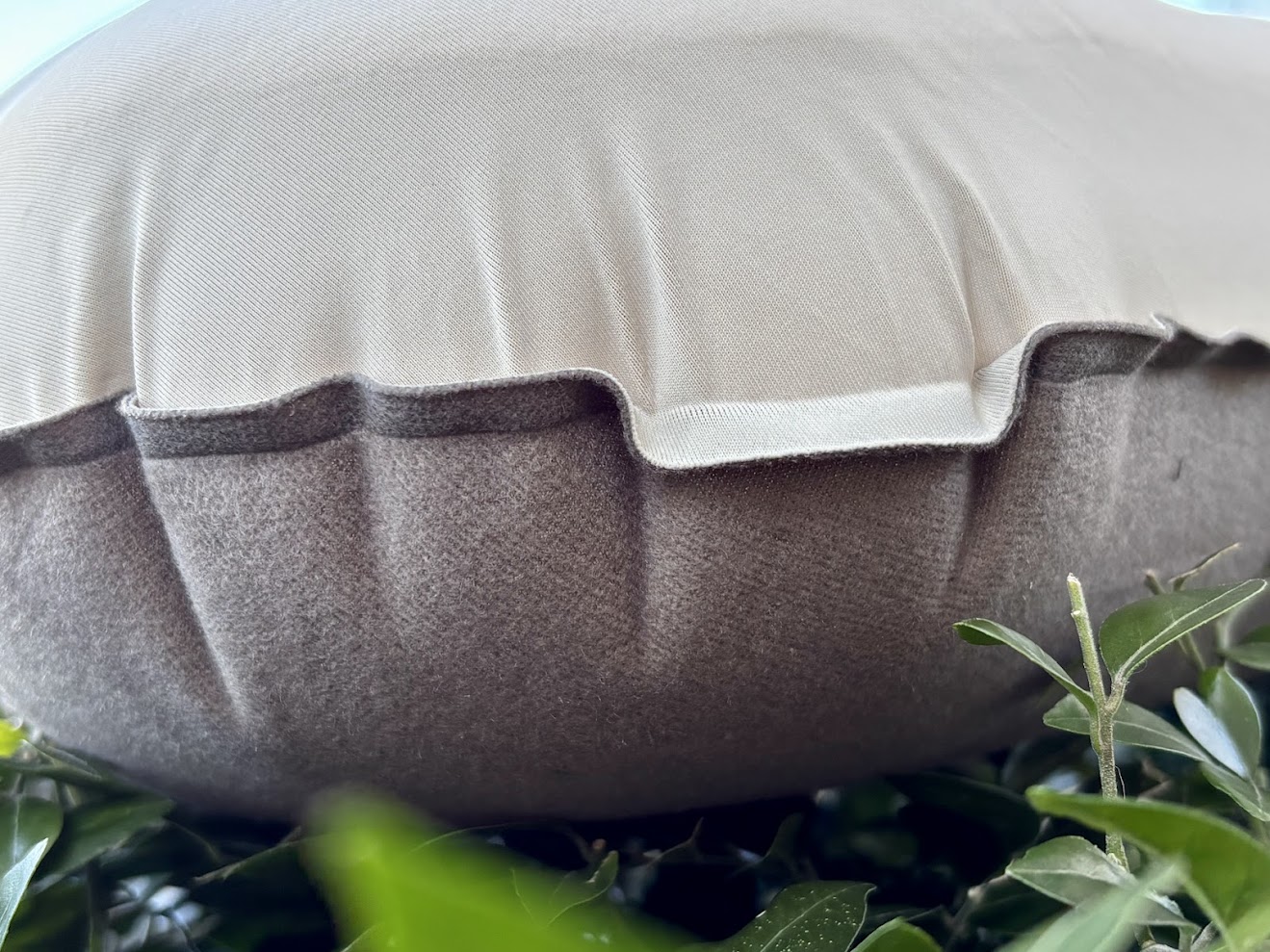 The seams of the Naturehike inflatable pillow are all well-sealed and high-quality