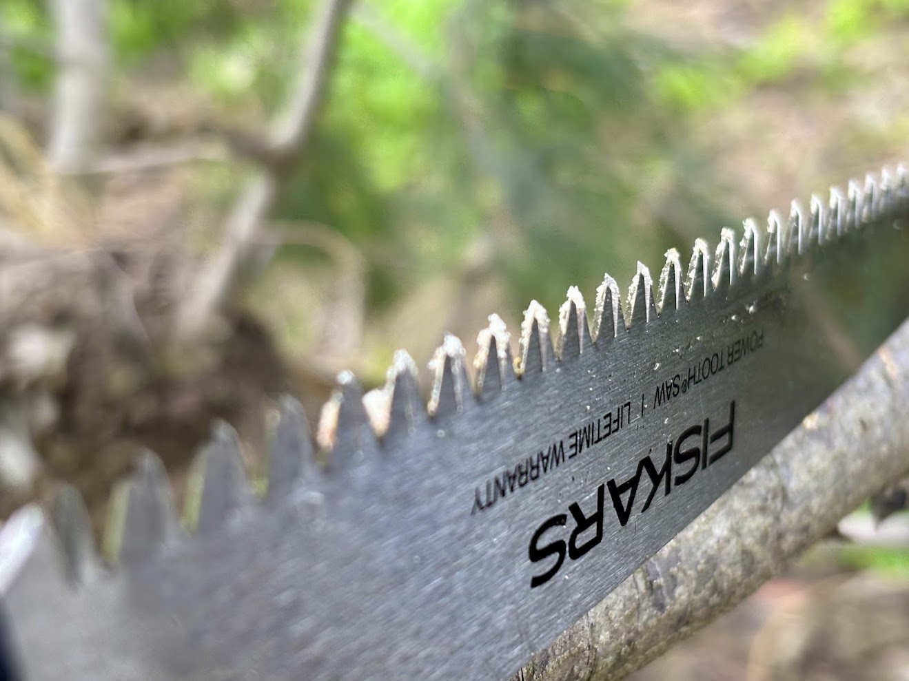 The triple-ground teeth of the Fiskars folding saw really do make a difference