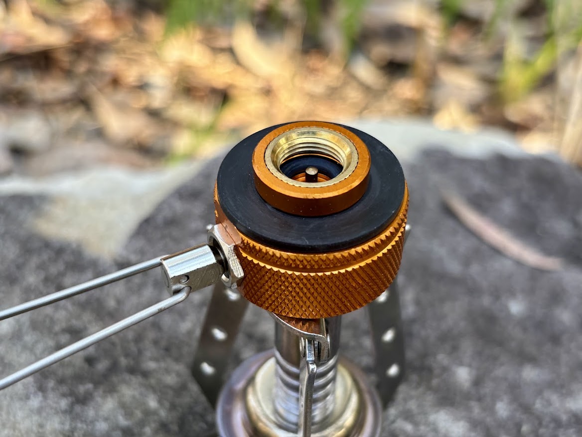 The valve for the gas flow on the 360 degrees Furno stove ​turns smoothly, giving a great level of flame control
