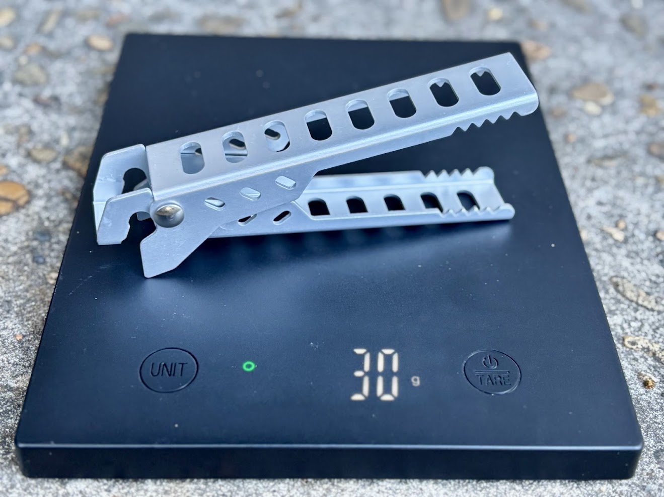 These camping pot lifter​s are ultralight at only 30 grams