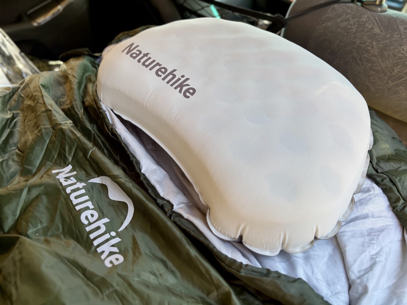 Using the Naturehike inflatable pillow in combination with the Y150 sleeping bag whilst car camping at Coorongooba Campground