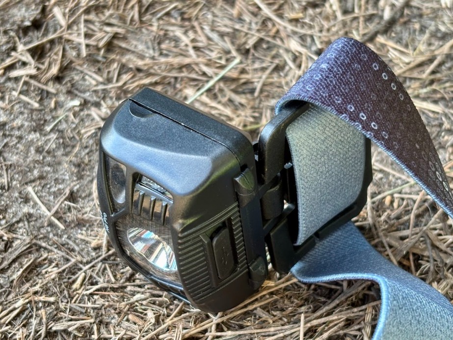 The Everbeam H6 Pro Head Lamp features an adjustable hinge allowing you to easily direct the beam where you need it most