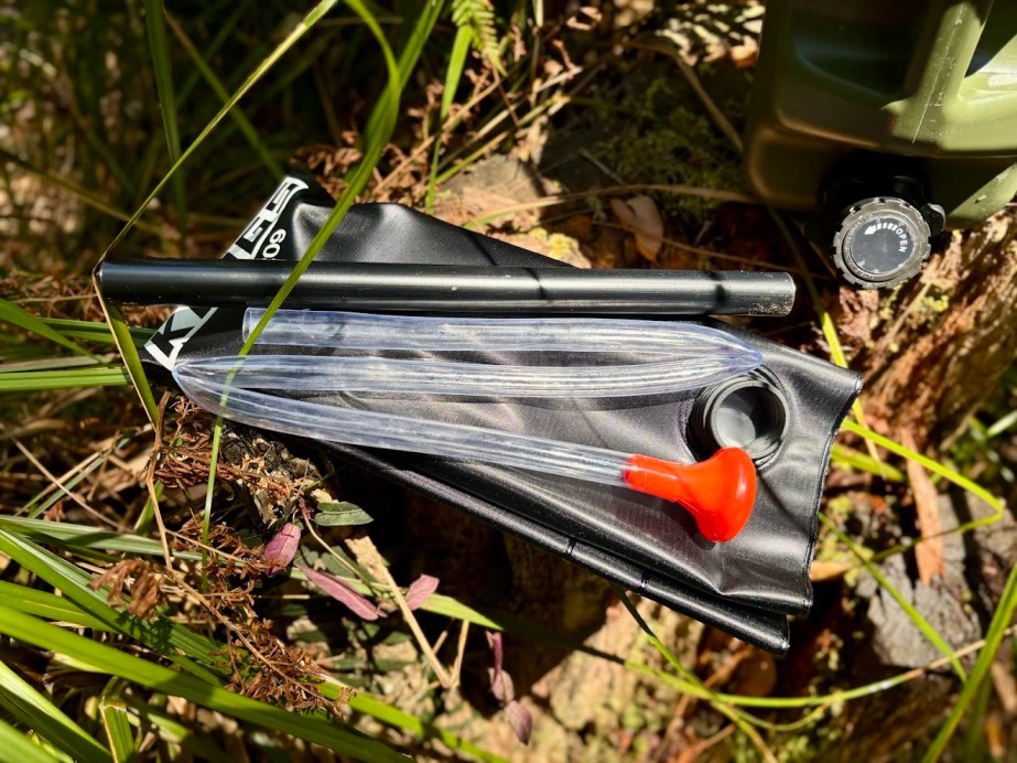 The Kings solar shower weighs only 350g and folds up to a tiny 31 cm x 16 cm rectangle