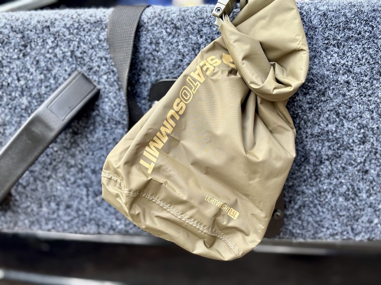 The Sea to Summit lightweight dry bag is very flexible and the Burnt Olive fabric feels very soft