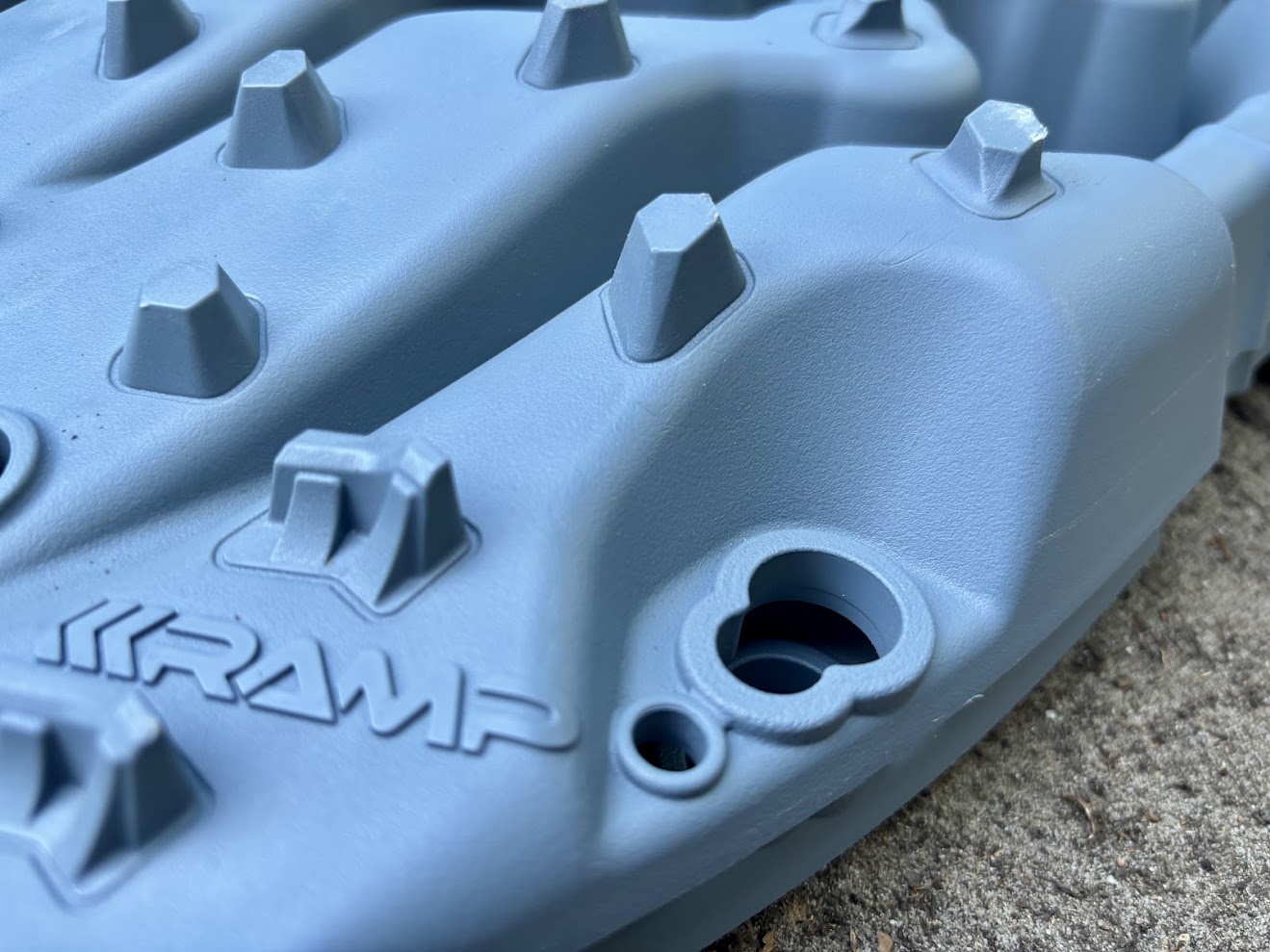 The TRED GT recovery tracks are built for the harsh Australian environment and uses a special custom Nylon blend for superior strength and high impact resistance