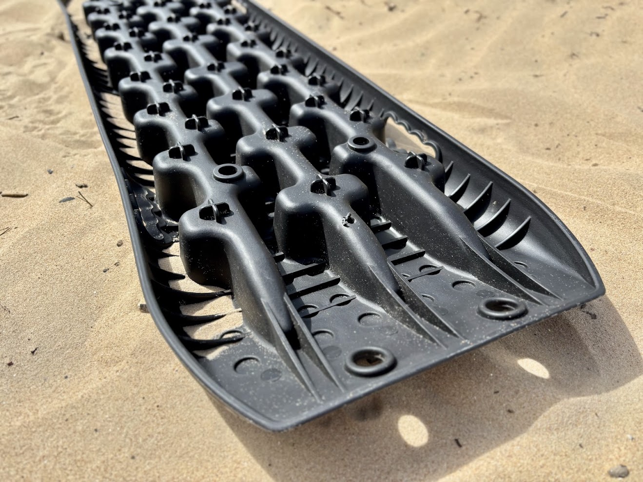 The Xbull recovery boards are made of a reinforced strong nylon mixture which give them a strong core