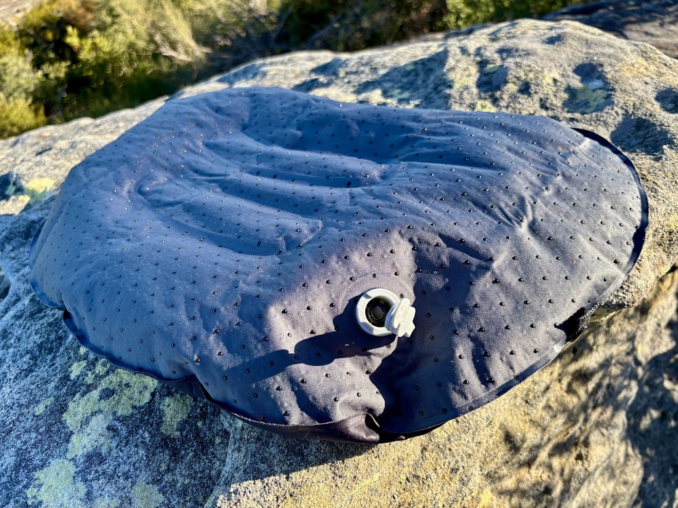 The anti-slip feature (Dot and Latch Design) on the Trekology Aluft pillow 2.0 keeps the pillow perfectly on the air mattress