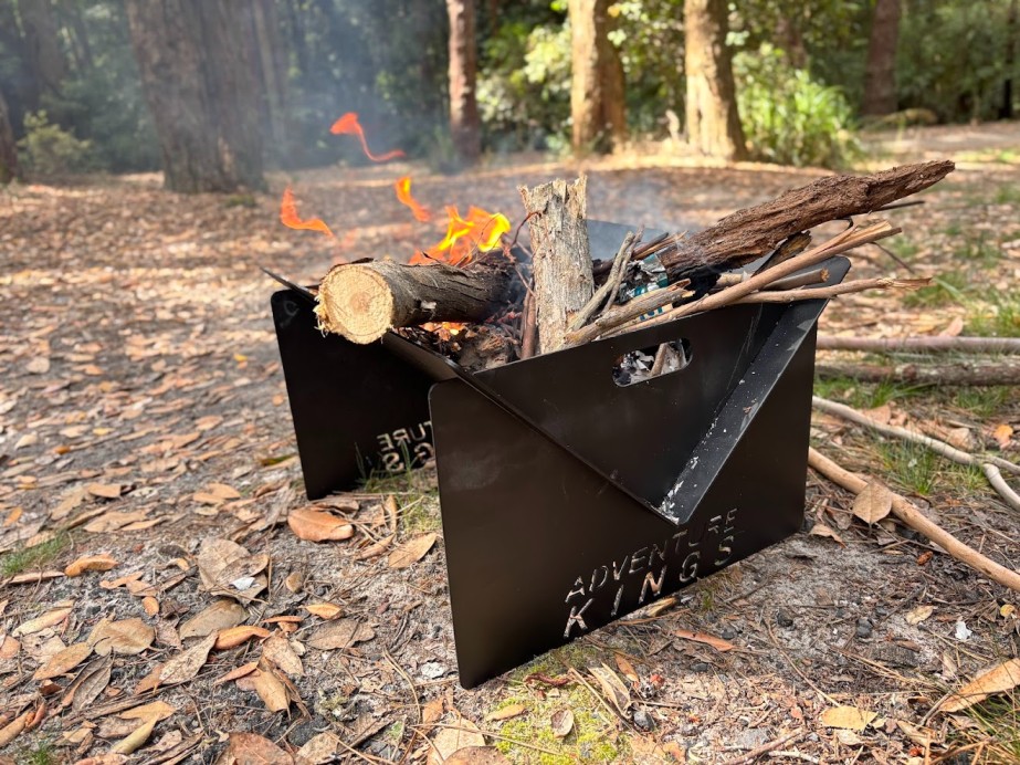 The generous fire box space of the Kings stainless steel fire pit​ allows you to build a substantial fire using larger log