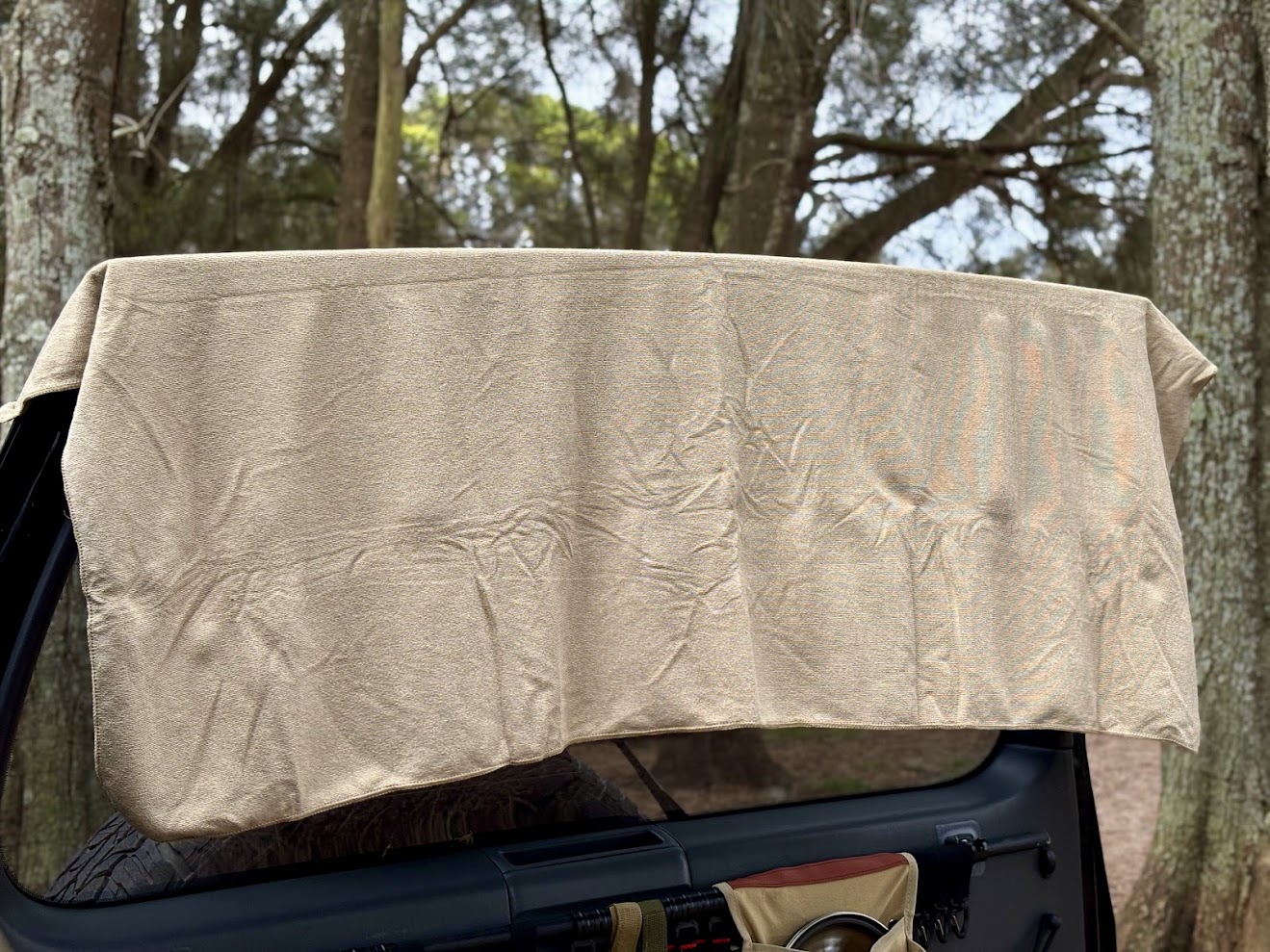 The tek towel in size Large measures 60 x 120 cm which is generous enough to wrap around my whole body comfortably