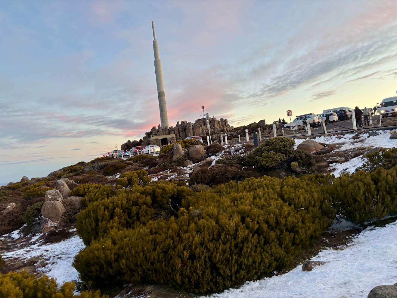 There are large car parks at the summit of Mount Wellington lookout from where the main viewing platforms are easily accessible via paved paths and ramps